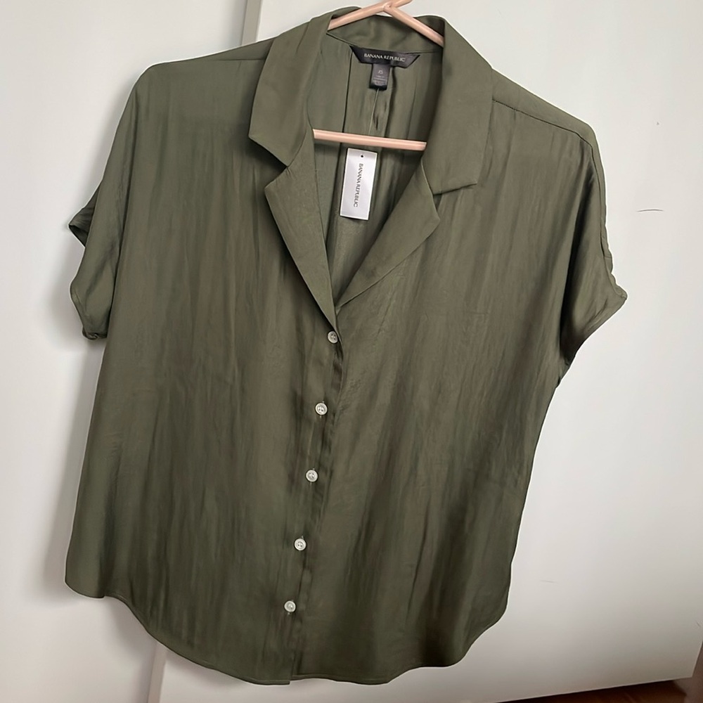 Banana Republic Resort Shirt button down green top XS
